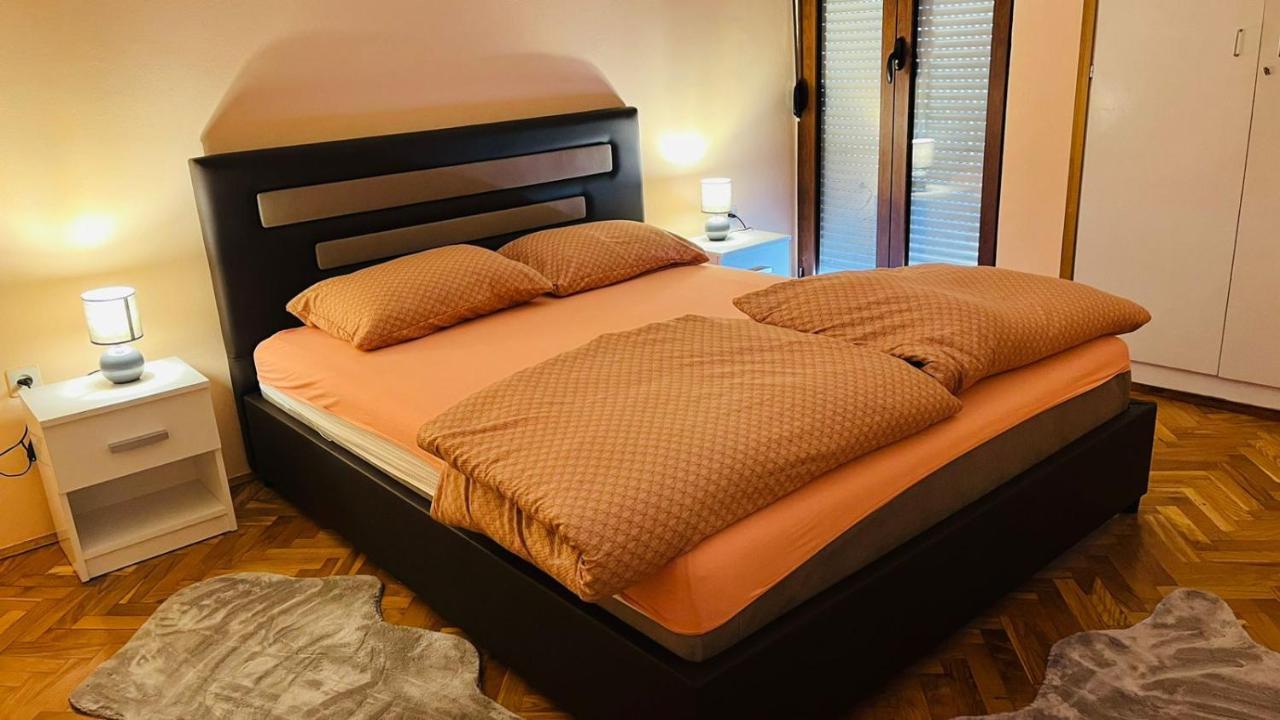 Majdini Clock Tower Apartman Podgorica Buitenkant foto