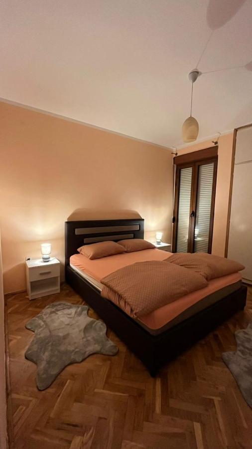 Majdini Clock Tower Apartman Podgorica Buitenkant foto