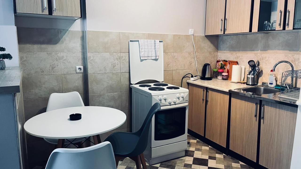 Majdini Clock Tower Apartman Podgorica Buitenkant foto